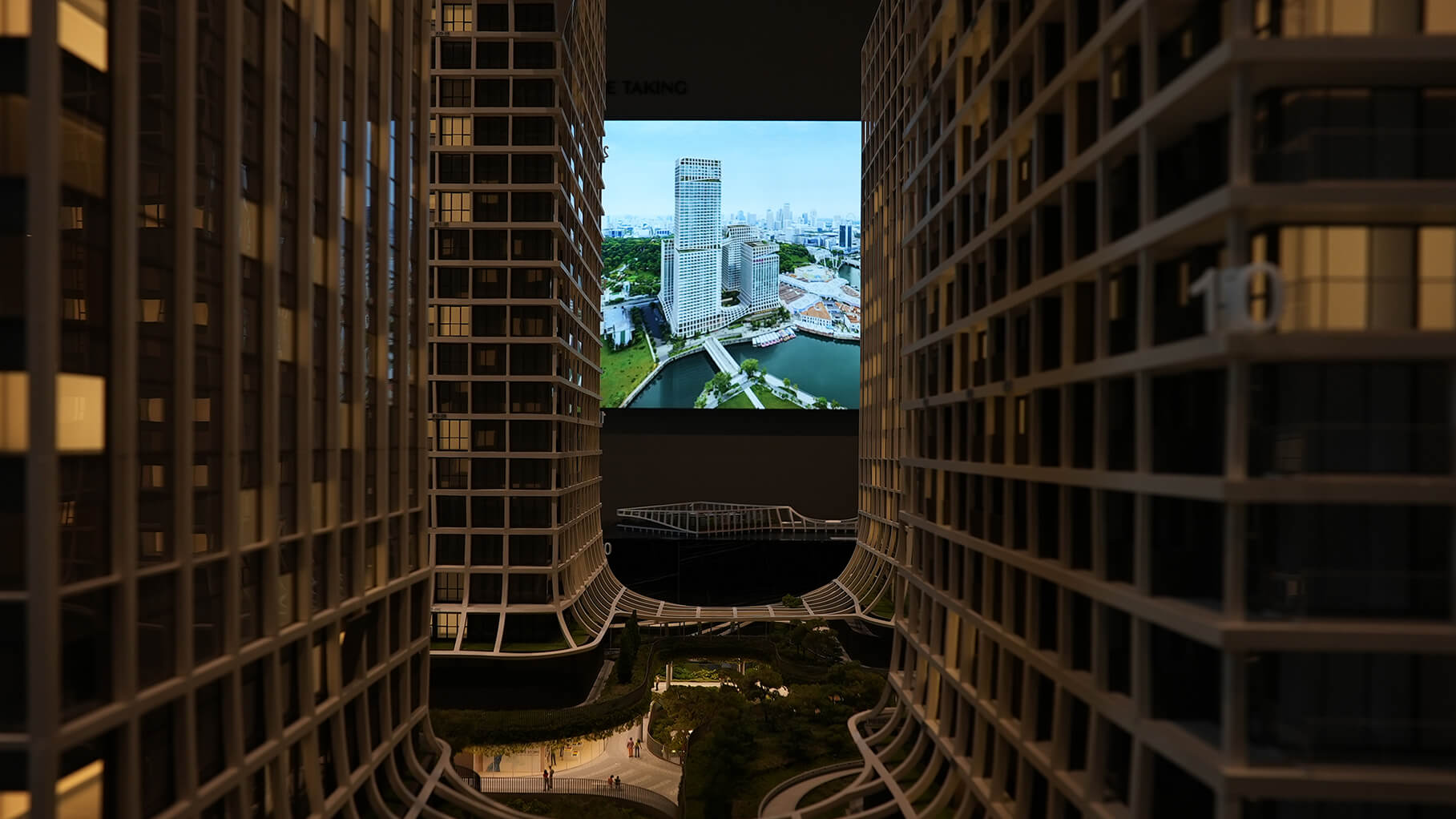 Kinetic_CanningHillPiers_Sales-Gallery_building-gap